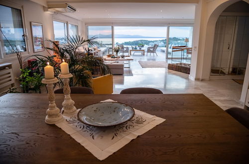 Photo 11 - Vouliagmeni Luxury Seaview Apartment