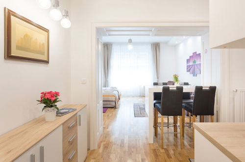 Photo 15 - Bright and Spacious Apartment in the City Center