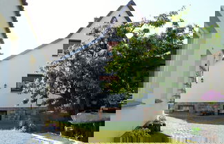 Photo 1 - Cozy Apartment With Garden