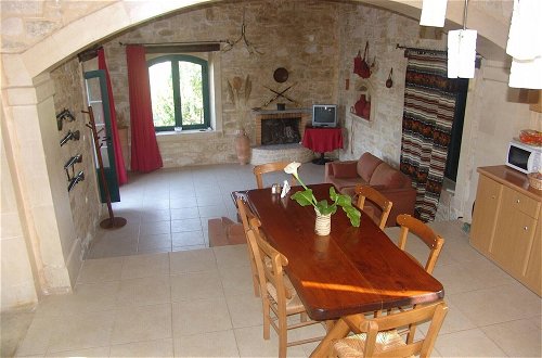 Photo 9 - Spacious Villa in Margarites With Private Garden