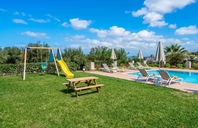 Family Friendly Villa Private Pool, Children's Play Area, Bbq, Spacious Garden, Near Beach - Foto 28