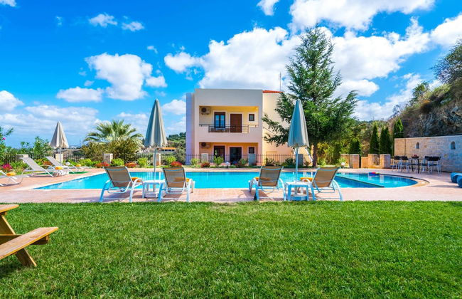 Family Friendly Villa Private Pool, Children's Play Area, Bbq, Spacious Garden, Near Beach - Foto 37
