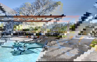 Foto 1 - Exquisite Holiday Home in Galizana With Pool