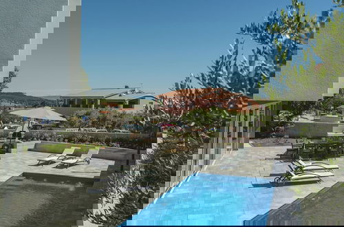 Foto 24 - Majestic Villa With Private Pool