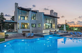 Foto 1 - Luxury Villa With Breakfast Included, Near Sea and City, Ping Pong, Childrens Area and BBQ