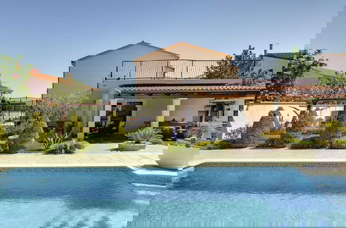 Foto 25 - Modern Holiday Home With Pool in Medulin