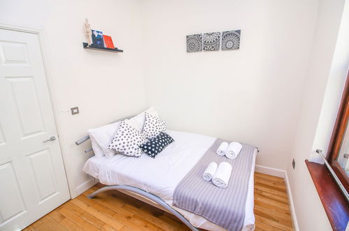 Photo 4 - Studio Flat near Liverpool Street