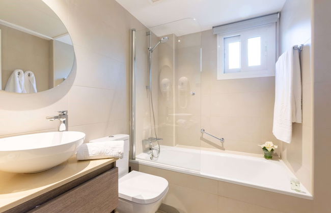 Ramada Hotel & Suites by Wyndham Costa del Sol - Foto 41