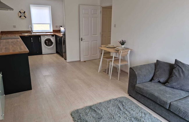 360 Serviced Accommodations - Waterfront Retreat - Modern Apartment - Foto 19