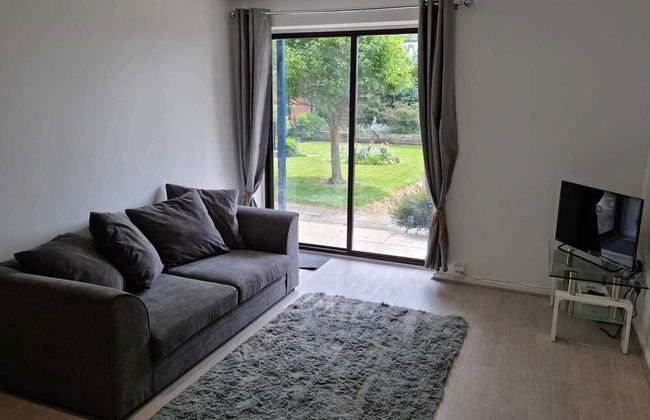 360 Serviced Accommodations - Waterfront Retreat - Modern Apartment - Foto 12