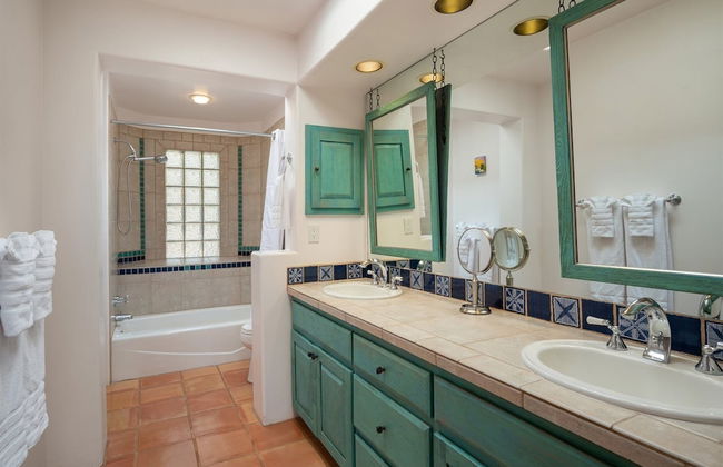 Casa Pinzon - Private Getaway, Minutes From Downtown - Photo 24