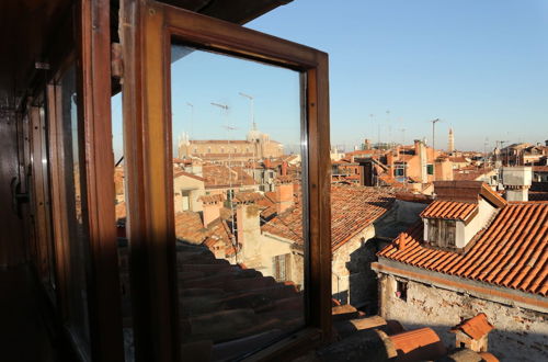 Photo 21 - Venezia - Calle De Le Vele