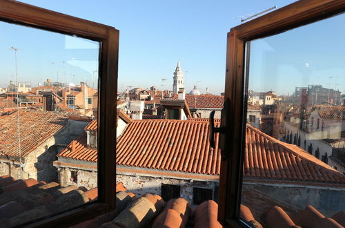 Photo 31 - Venezia - Calle De Le Vele