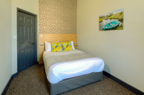 Photo 5 - Remaotel Seafield Court Apartments