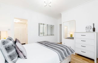 Photo 2 - Earls Court Road Apartments