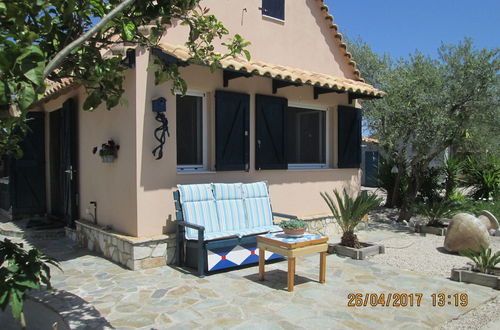 Foto 1 - Spacious Chalet with Fruit Trees near Beach in Messinia