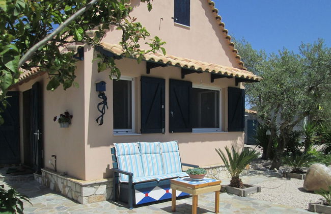 Spacious Chalet with Fruit Trees near Beach in Messinia - Foto 1