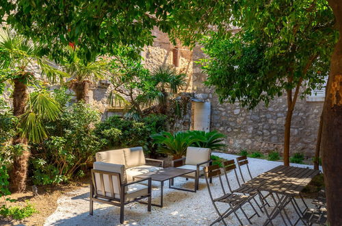 Photo 26 - Old Town House With Lush Private Garden