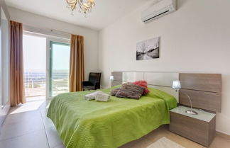 Photo 3 - Seafront LUX Apartment wt Pool, Upmarket Area