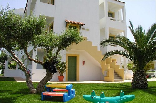 Photo 28 - Nikolas Villas Apartments