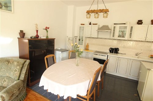 Foto 15 - Simplistic Apartment in Starigrad near Sea