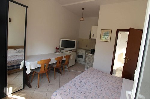 Foto 3 - Simplistic Apartment in Starigrad near Sea
