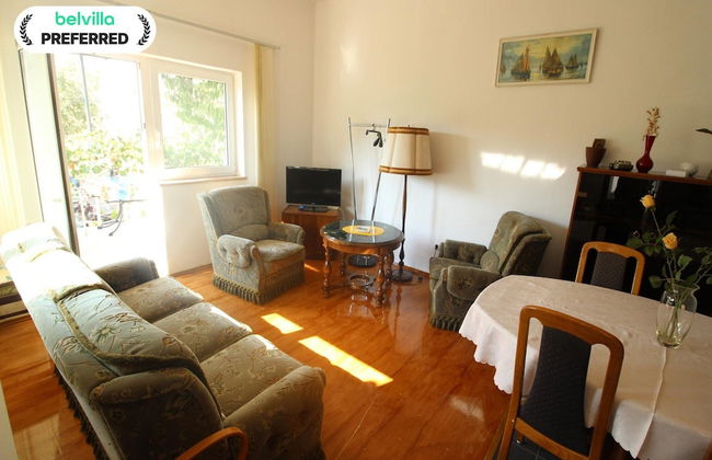 Simplistic Apartment in Starigrad near Sea - Foto 1