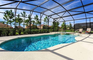 Foto 1 - Sunshine In Solterra Perfect For Your Family! 6 Bedroom Home by Redawning