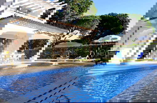 Foto 17 - Villa Near Marina With Private Pool