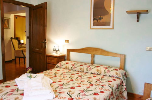 Photo 6 - Beautiful private villa with WIFI, private pool, TV, pets allowed and parking, close to Arezzo