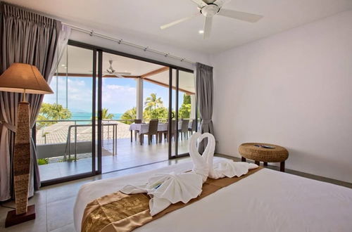 Photo 6 - 7 Bed Beautiful Beach Front Villa SDV031-By Samui Dream Villas