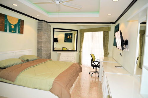 Photo 7 - Sleek 1 bed Condo Jomtien