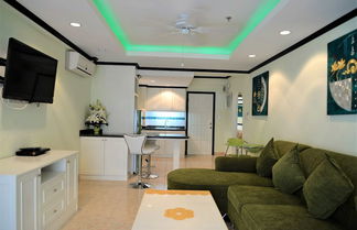 Photo 1 - Sleek 1 bed Condo Jomtien