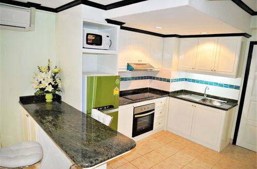 Photo 9 - Sleek 1 bed Condo Jomtien