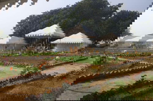 Foto 1 - KUMBH CAMP OM