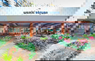 Photo 1 - Diamond Head and Ocean views with King Bed and Parking