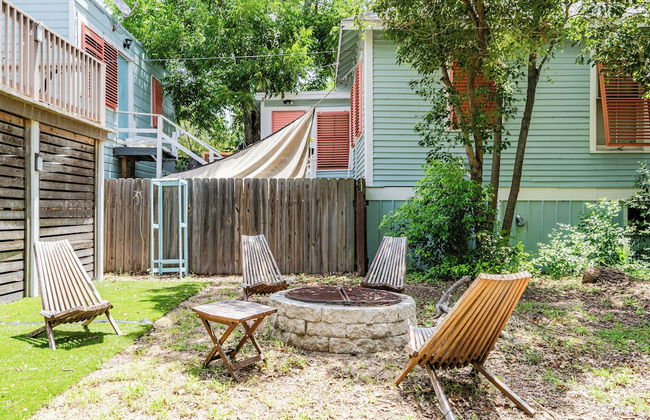 Wonderful Getaway in Galveston Minutes from Beach - Photo 29