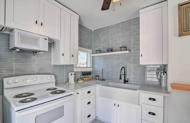 Wonderful Getaway in Galveston Minutes from Beach - Photo 6