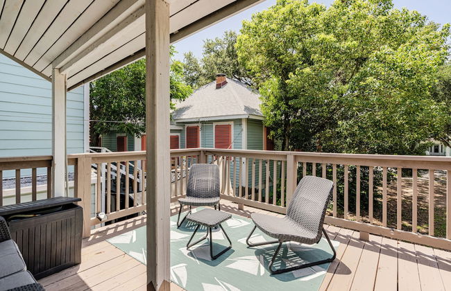 Wonderful Getaway in Galveston Minutes from Beach - Photo 17