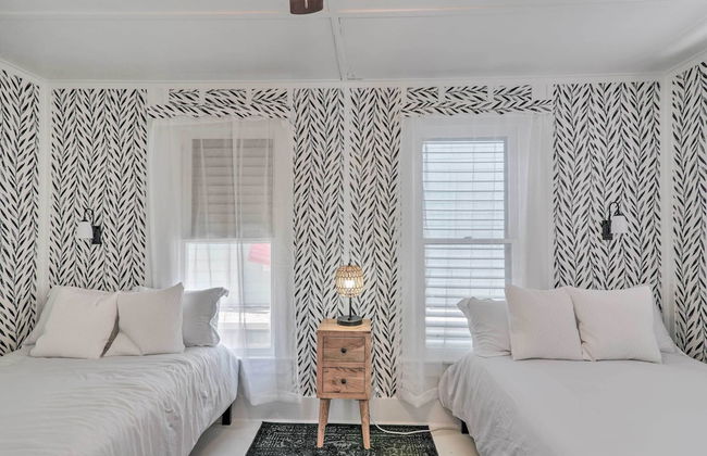 Wonderful Getaway in Galveston Minutes from Beach - Photo 4