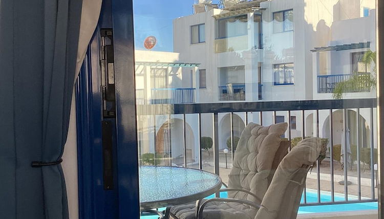 Foto 1 - Paphos Pool Complex Retreat