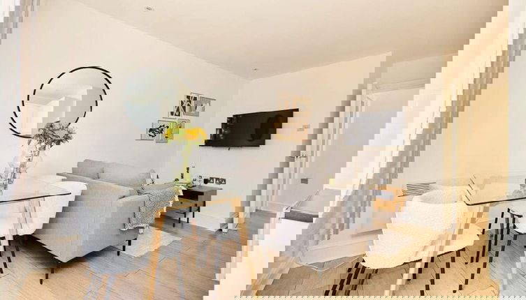 Foto 1 - The Streatham Crib - Bright 2bdr Flat