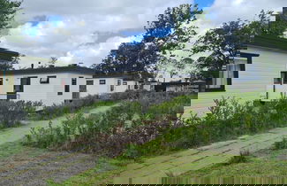 Foto 1 - Cozy Chalet on a Holiday Park Near Alkmaar