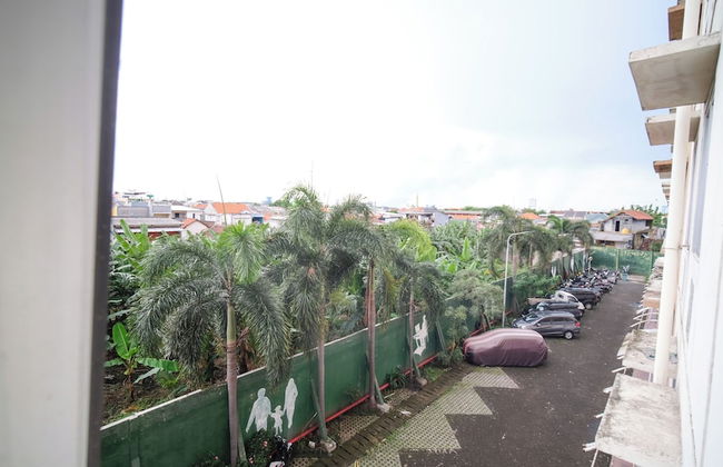 Simple Studio At Menara Rungkut Apartment - Photo 12