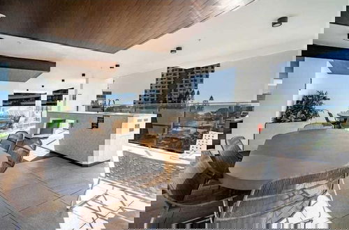 Photo 10 - Ocean views in the heart of Broadbeach