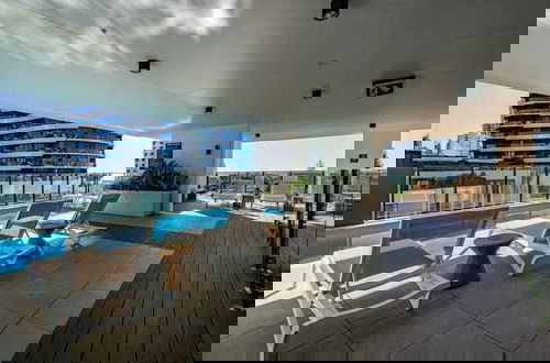 Photo 5 - Ocean views in the heart of Broadbeach