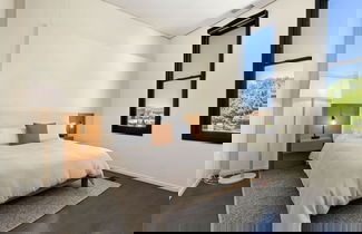 Foto 3 - New! Modern Scandinavian Loft in Old Town Square