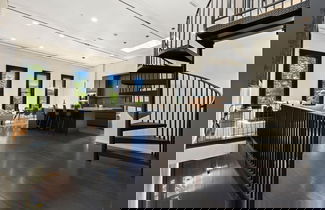 Foto 1 - New! Modern Scandinavian Loft in Old Town Square
