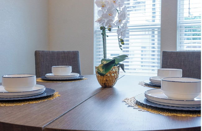Heaven-sent Convenient 4br/ 3BA Near Downtown - Photo 30