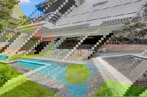 Photo 26 - Be a Sullivans Local! 1307 Cove Avenue by Avantstay Pool + Outdoor Living